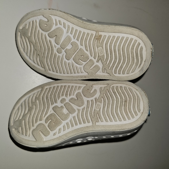 Native Shoes - Picture 5 of 6